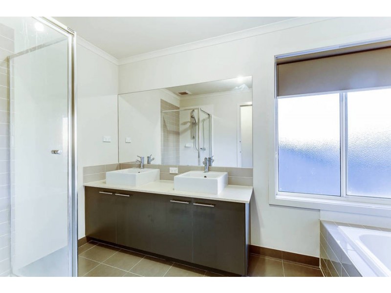 7 Sumac Close, Point Cook VIC 3030