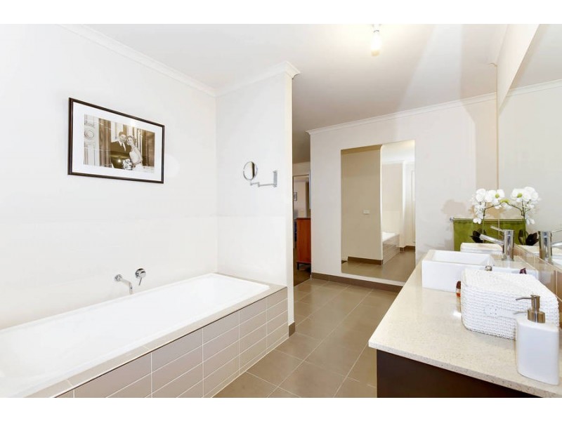 7 Sumac Close, Point Cook VIC 3030