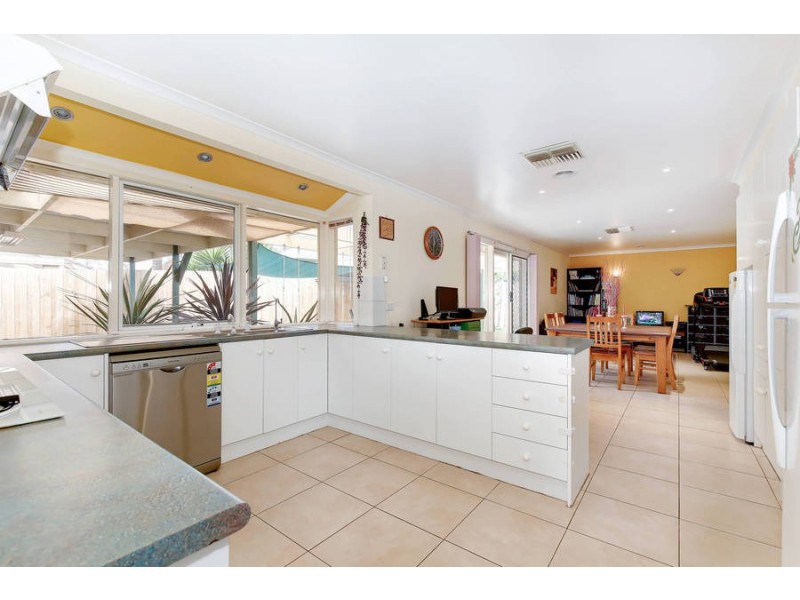 1 Buckingham Drive, Werribee VIC 3030