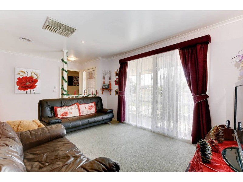 1 Buckingham Drive, Werribee VIC 3030