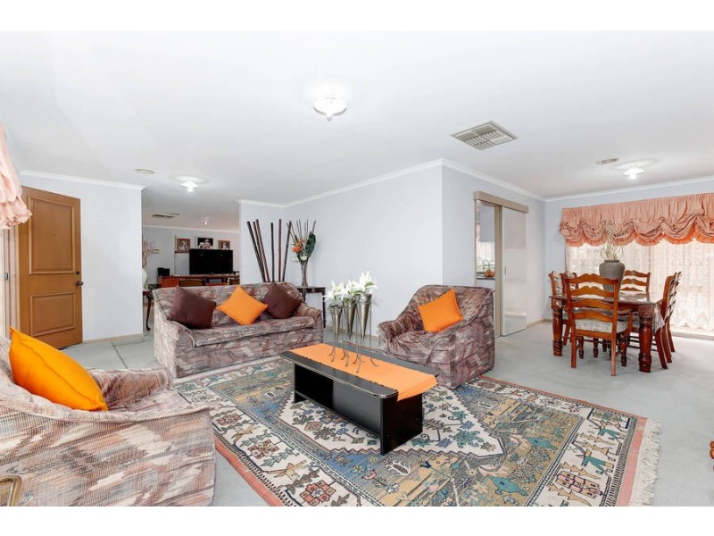 41 Golden Square Crescent, Hoppers Crossing VIC 3029