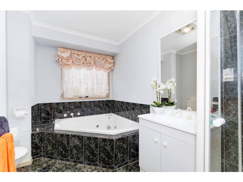 41 Golden Square Crescent, Hoppers Crossing VIC 3029