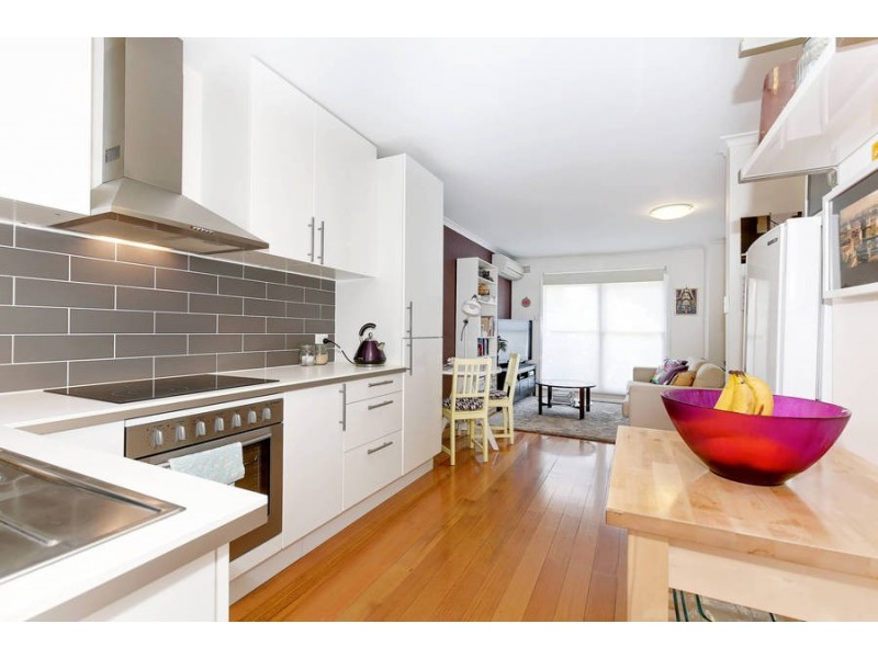 3/2 Railway Avenue, Werribee VIC 3030