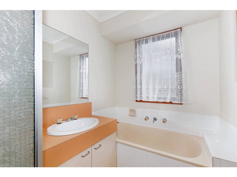 11 Queensbury Way, Werribee VIC 3030