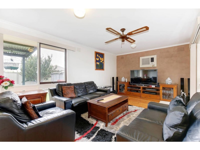 6 Quartok Avenue, Werribee VIC 3030