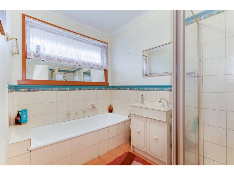 6 Quartok Avenue, Werribee VIC 3030