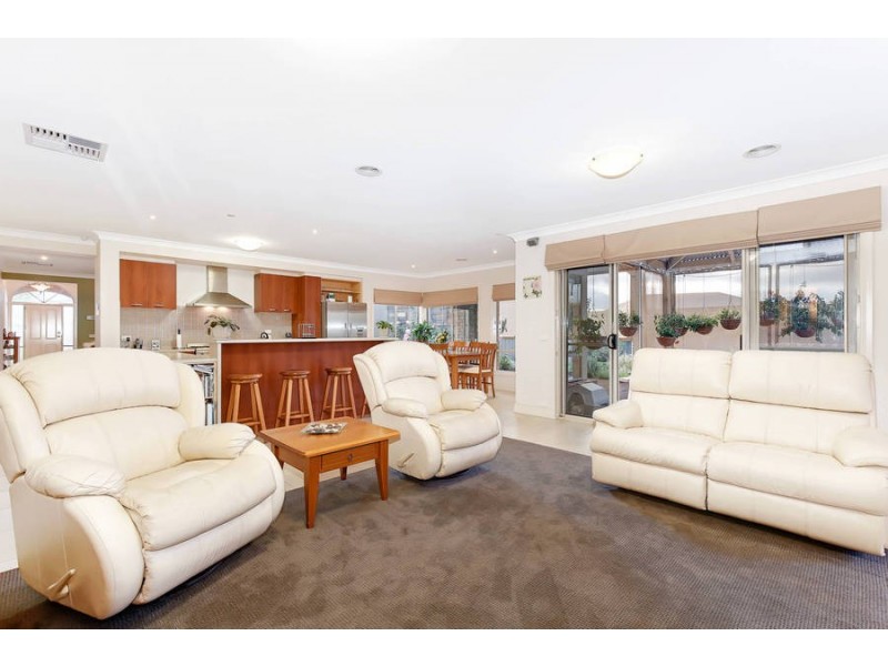 5 Glenmaggie Place, Wyndham Vale VIC 3024
