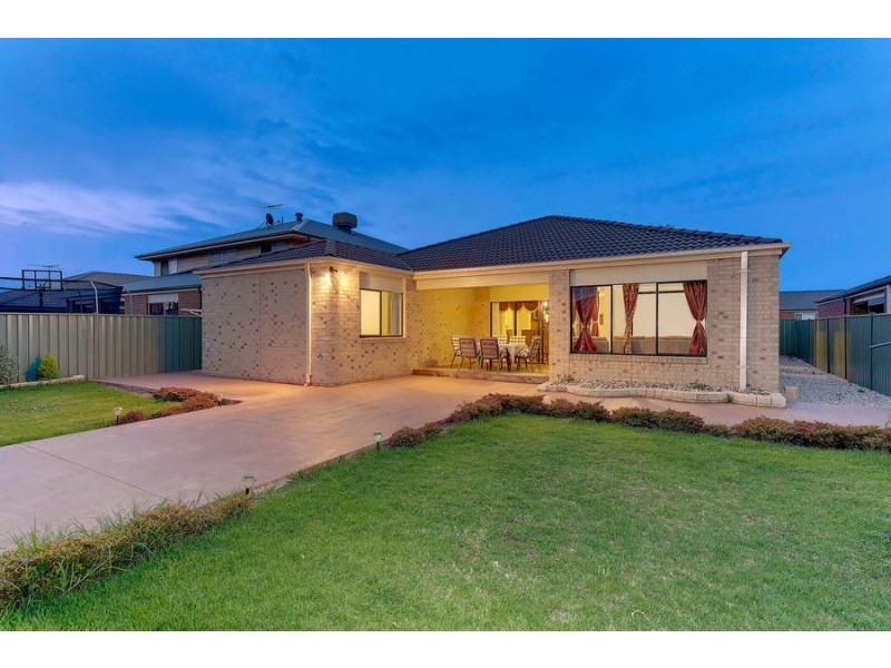 16 Gosford Road, Wyndham Vale VIC 3024