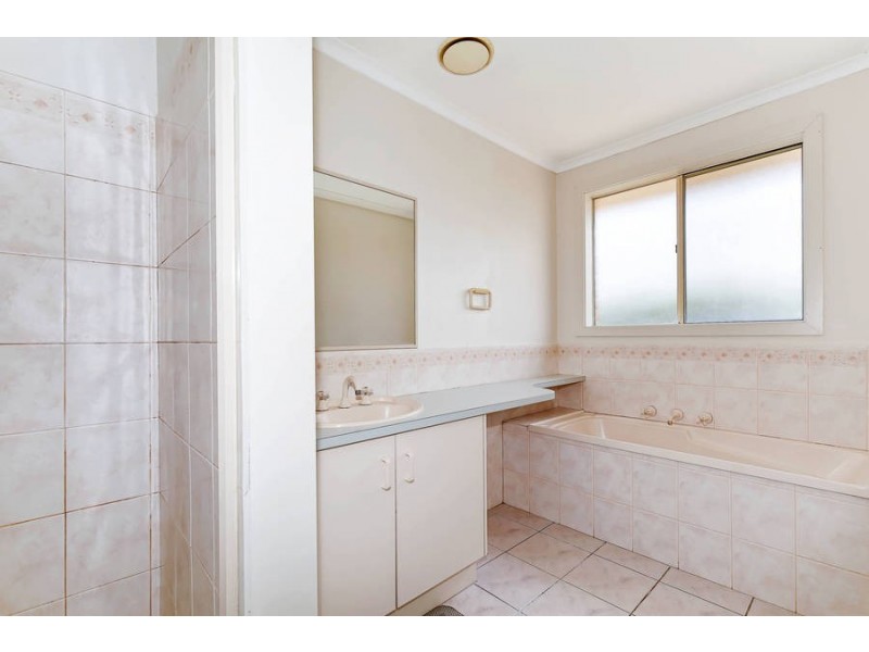 2/19 Reserve Road, Hoppers Crossing VIC 3029