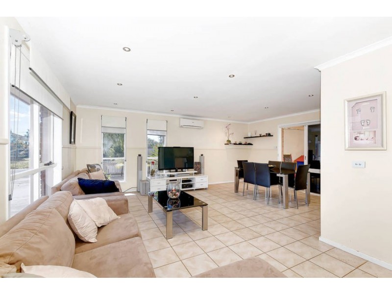 28  Coventry Drive, Werribee VIC 3030