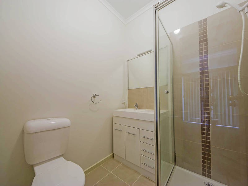 2/9 Montana Drive, Werribee VIC 3030