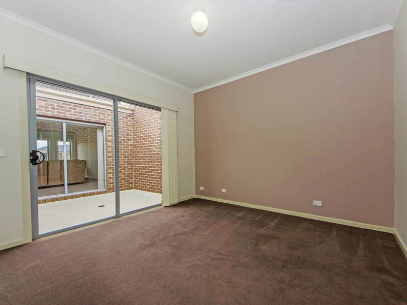 2/9 Montana Drive, Werribee VIC 3030