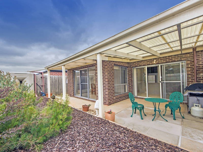 2/9 Montana Drive, Werribee VIC 3030