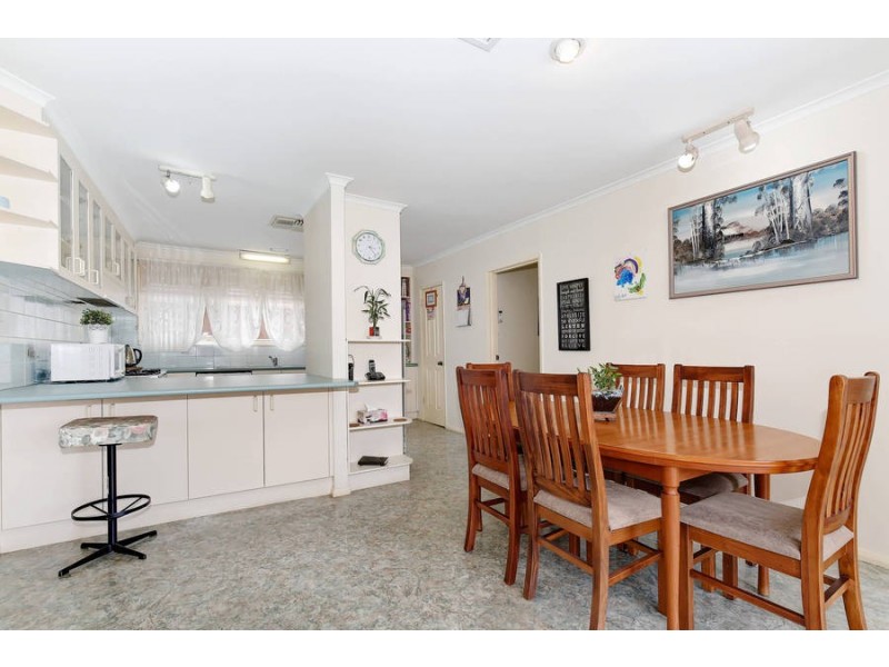 2 Spring Drive, Hoppers Crossing VIC 3029