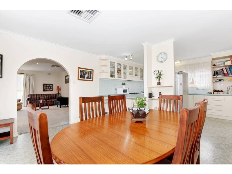 2 Spring Drive, Hoppers Crossing VIC 3029