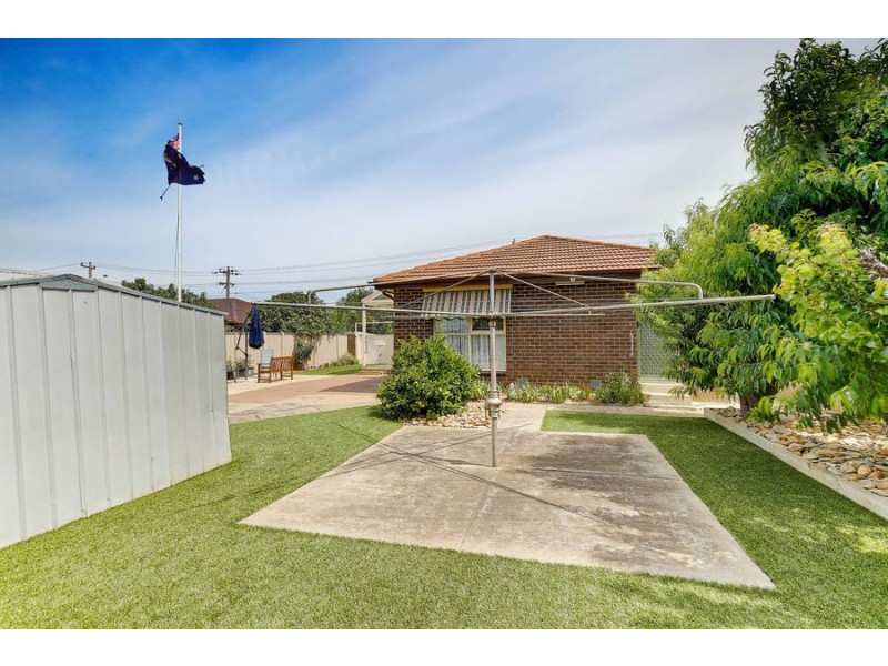 2 Spring Drive, Hoppers Crossing VIC 3029