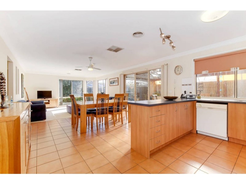 39 Alsace Avenue, Hoppers Crossing VIC 3029