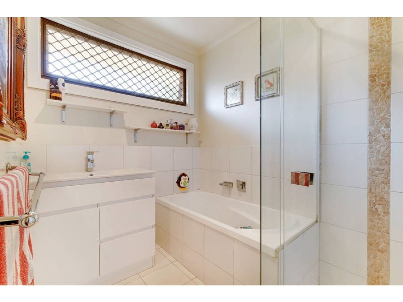 10 Rowes Road, Werribee VIC 3030