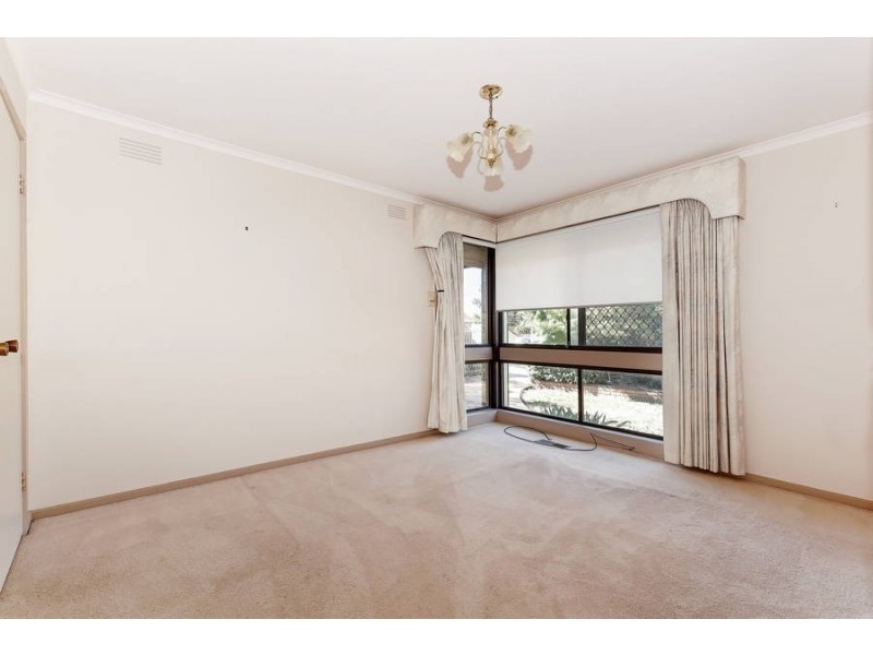 33 Claremont Crescent, Hoppers Crossing VIC 3029
