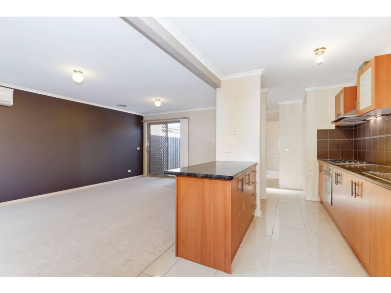 2/6 Montana Drive, Werribee VIC 3030