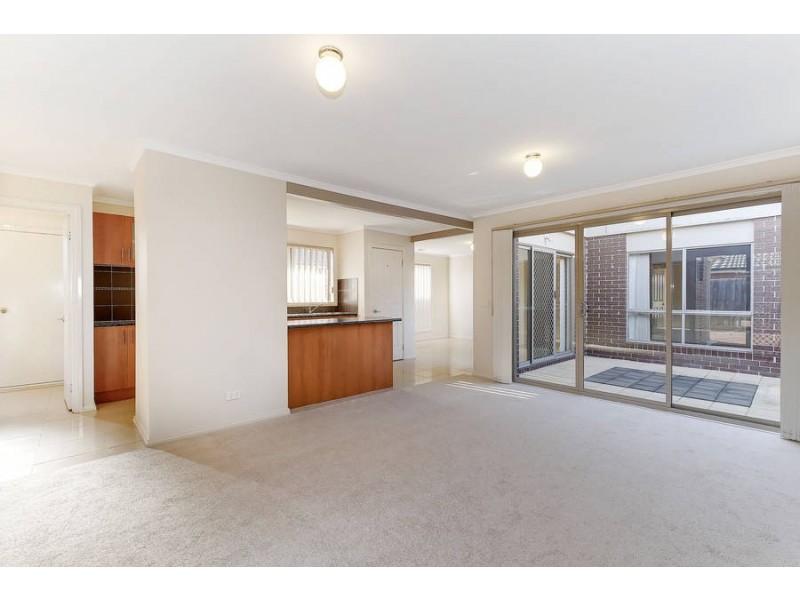 2/6 Montana Drive, Werribee VIC 3030