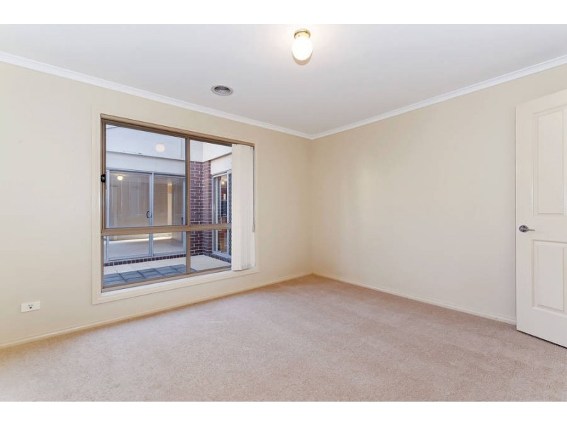2/6 Montana Drive, Werribee VIC 3030