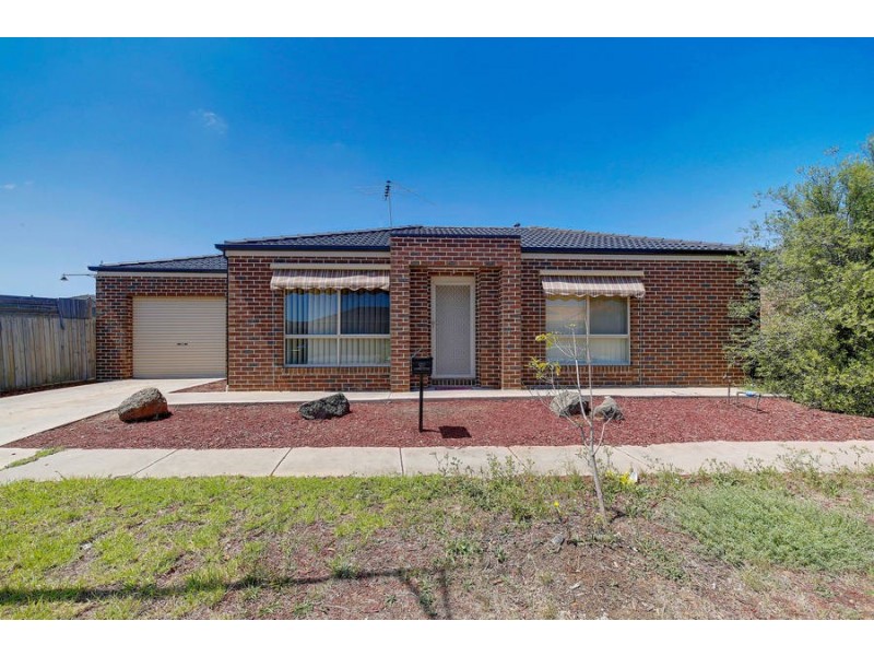 2/3 Saddle Wynd, Truganina VIC 3029