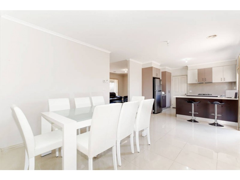 2/3 Saddle Wynd, Truganina VIC 3029