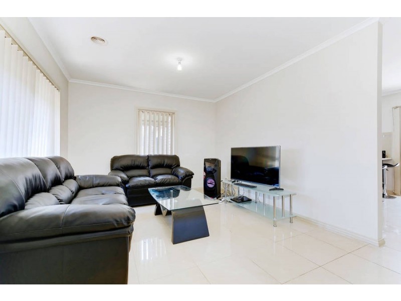 2/3 Saddle Wynd, Truganina VIC 3029