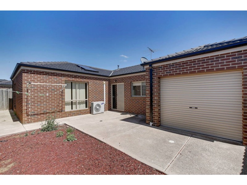 2/3 Saddle Wynd, Truganina VIC 3029