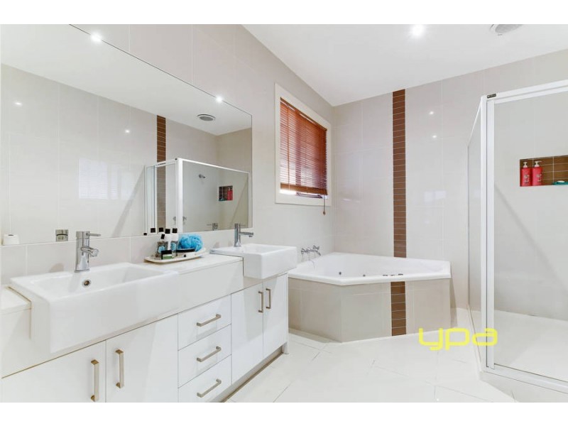 6 Rainbow Way, Tarneit VIC 3029