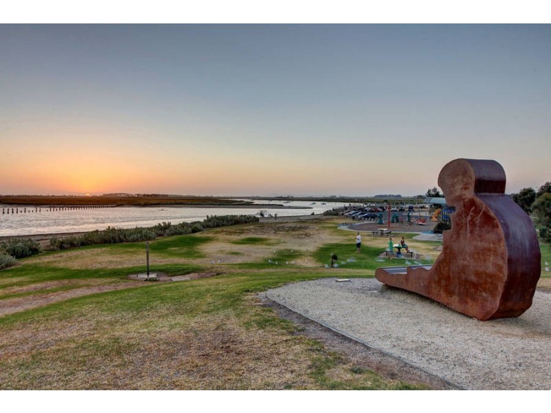 13 Kevington Street, Werribee VIC 3030