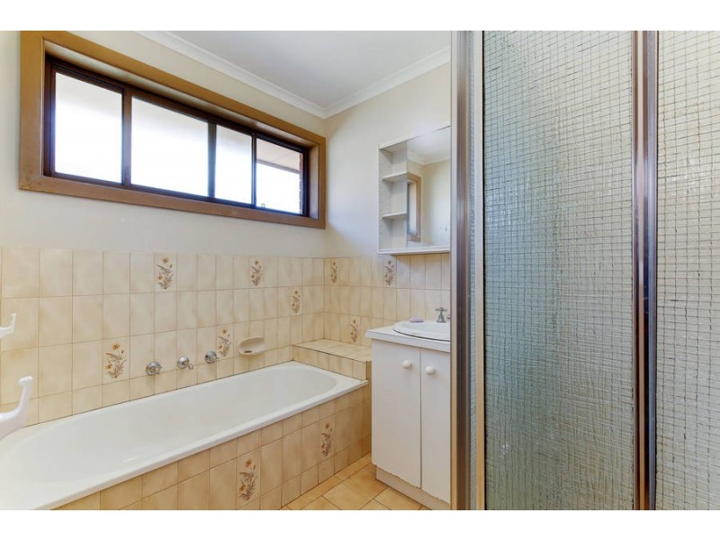 15 Kevington Street, Werribee VIC 3030