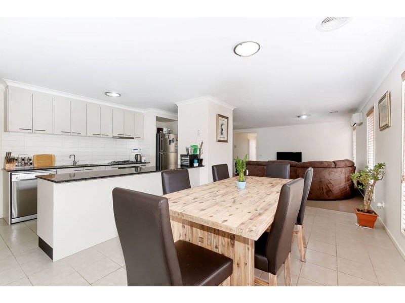 31 Laurence Way, Tarneit VIC 3029
