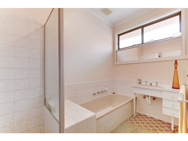 27 Marlborough Crescent, Hoppers Crossing VIC 3029