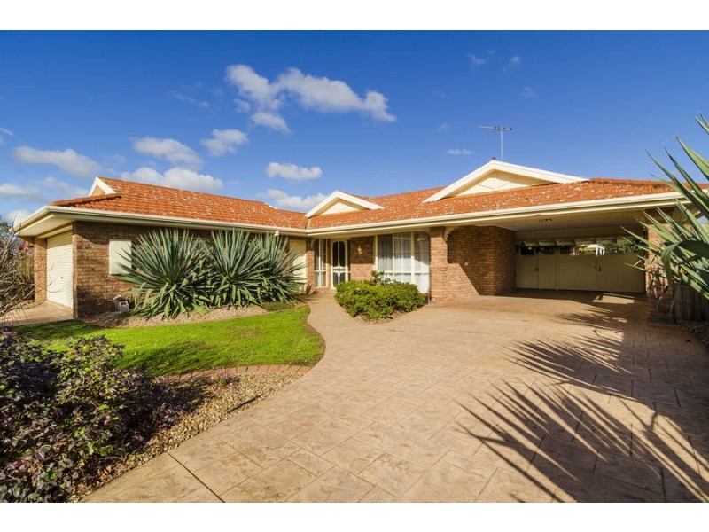 32 Montpellier Drive, Werribee VIC 3030