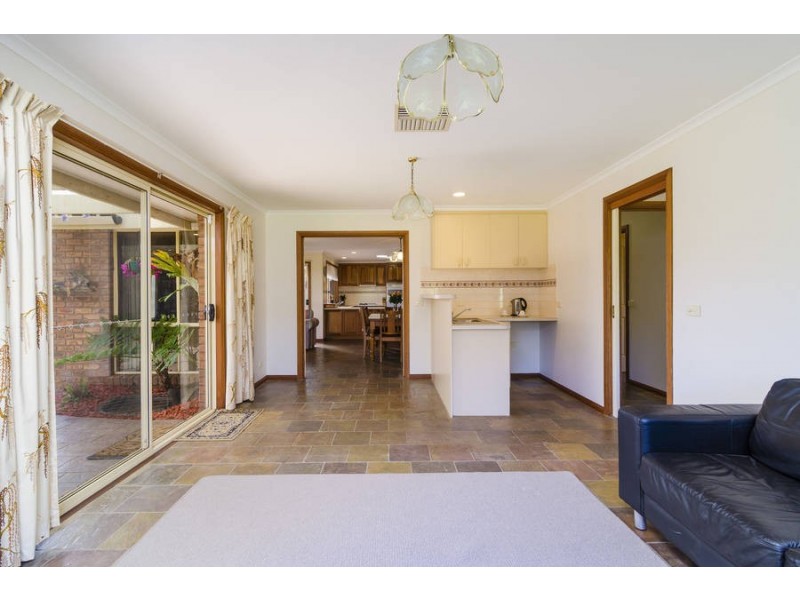 32 Montpellier Drive, Werribee VIC 3030