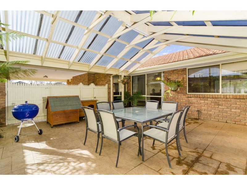 32 Montpellier Drive, Werribee VIC 3030
