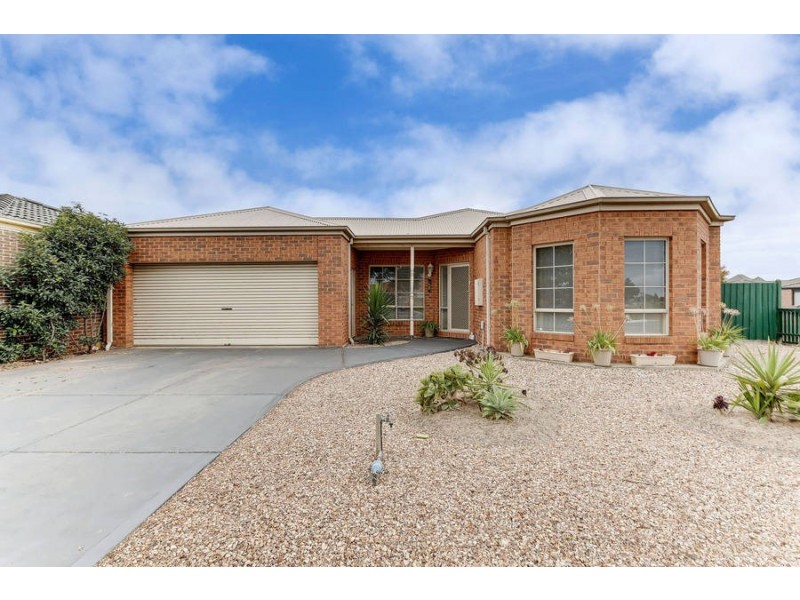 2 Diamond Drive, Werribee VIC 3030