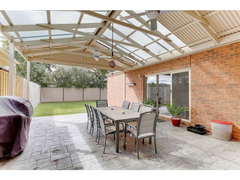 2 Diamond Drive, Werribee VIC 3030