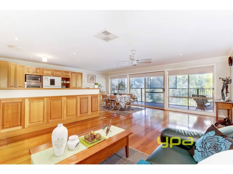 16 Hillrise Court, Werribee VIC 3030