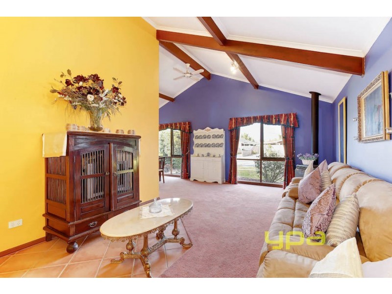 17 Sunbird Crescent, Hoppers Crossing VIC 3029