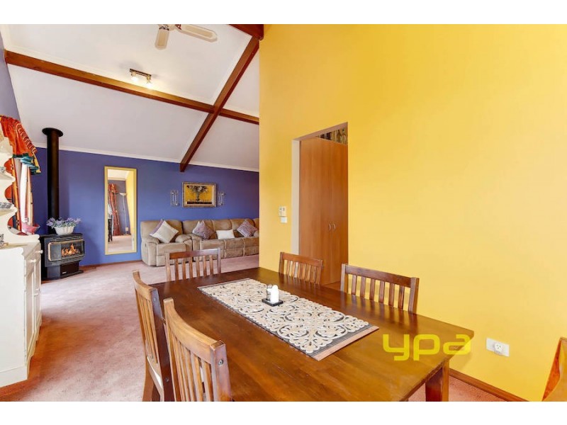 17 Sunbird Crescent, Hoppers Crossing VIC 3029