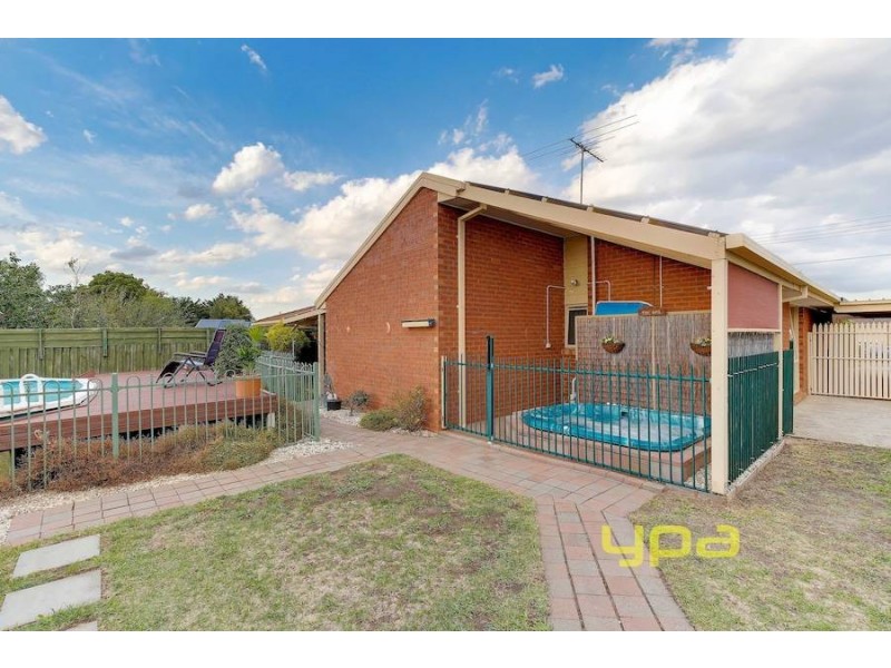17 Sunbird Crescent, Hoppers Crossing VIC 3029