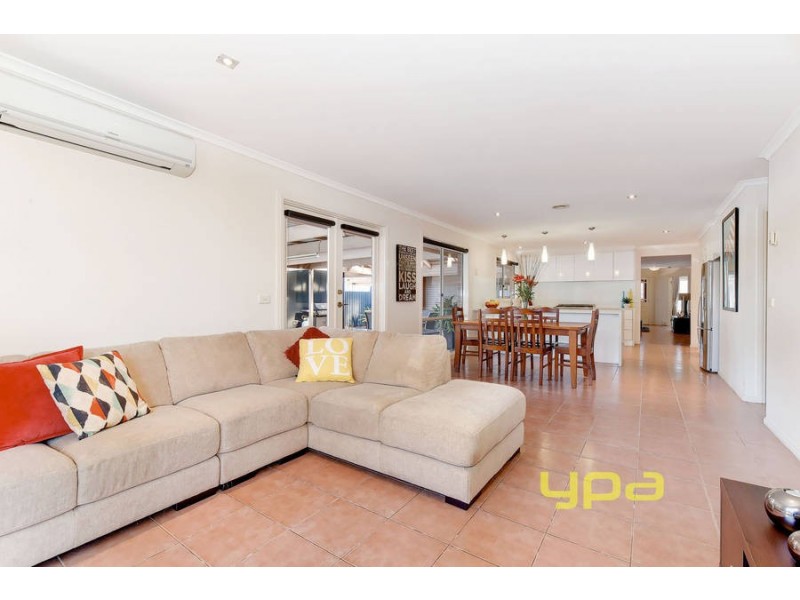 38 Grant Avenue, Werribee VIC 3030