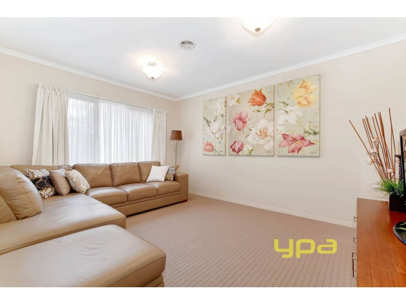 16 Riversdale Drive, Werribee VIC 3030