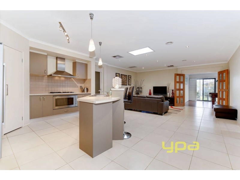 16 Riversdale Drive, Werribee VIC 3030