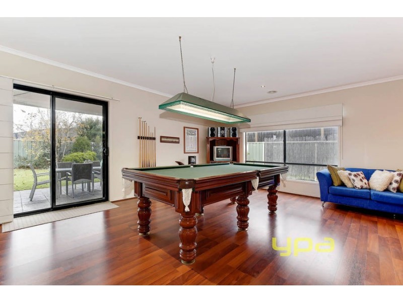 16 Riversdale Drive, Werribee VIC 3030