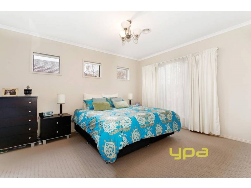 16 Riversdale Drive, Werribee VIC 3030