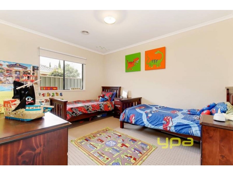 16 Riversdale Drive, Werribee VIC 3030